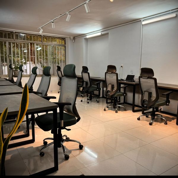 صندلی اختصاصی ماهانه