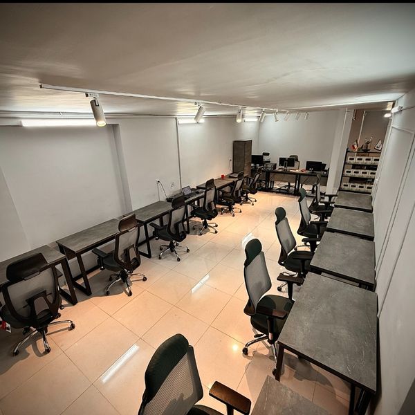 صندلی اختصاصی ماهانه