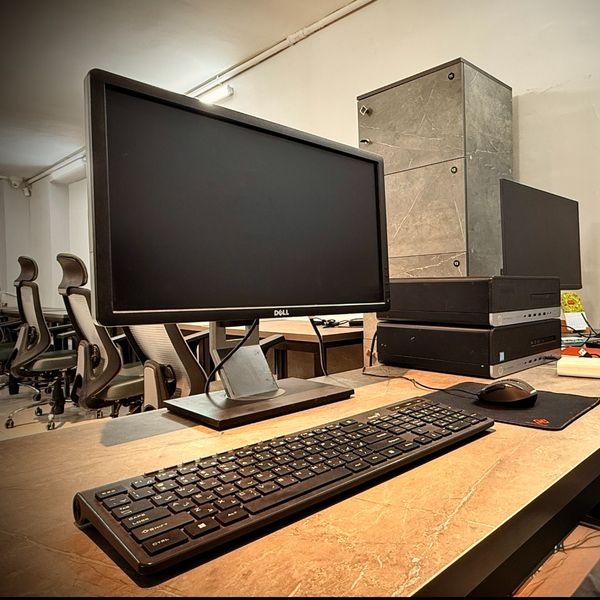 صندلی اختصاصی ماهانه