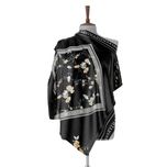 روسری طرح گل زنبق مشکی  رنگ