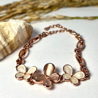 دستبند زنانه کلیو مدل پروانه