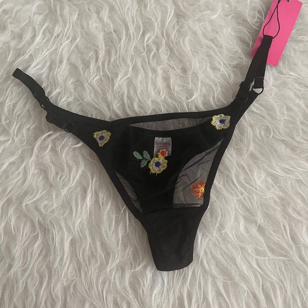 ست سوتین و شرت برتا