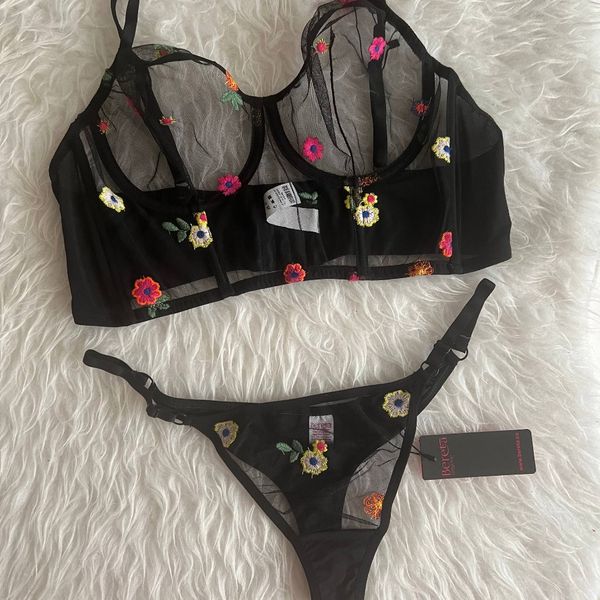 ست سوتین و شرت برتا