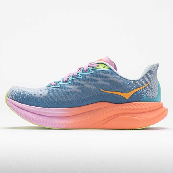 HOKA Mach 6 pink
