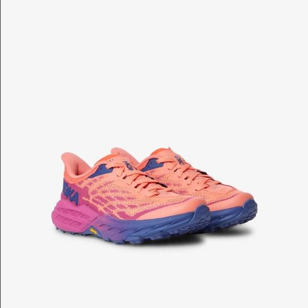 HOKA Speedgoat 5 pink