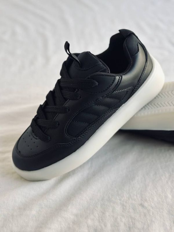 ونس اسپرت مینیمال