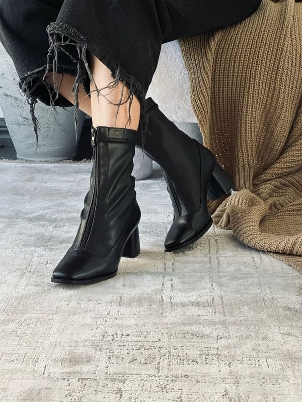 نیم بوت خوکی زیبی