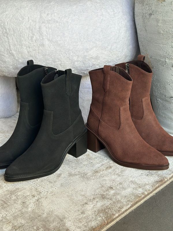 نیم بوت نوک تیز جیر