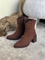 نیم بوت نوک تیز جیر