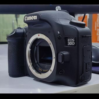 بدنەی دوربین Canon 30D فاقد فیلمبرداری درحد آک (کارکرده)