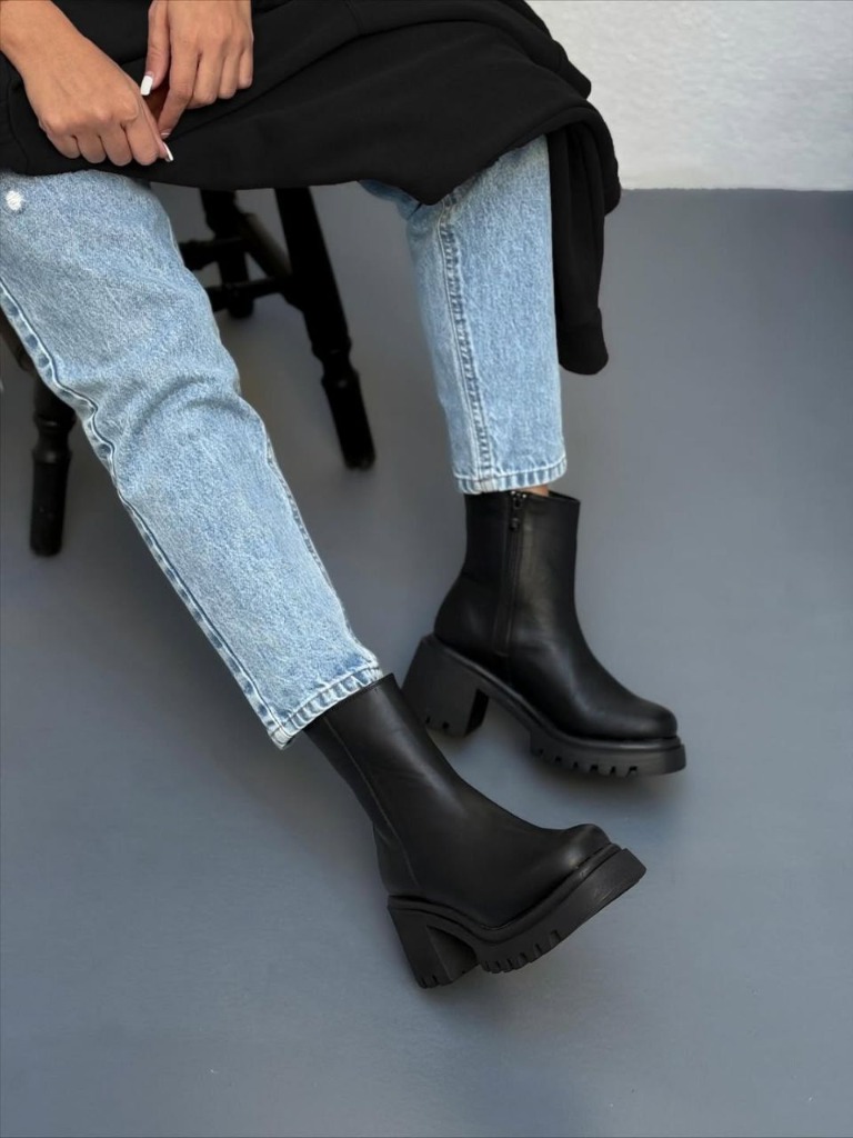 نیم بوت عاجدار