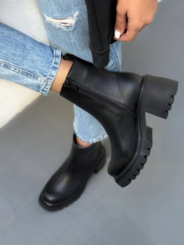 نیم بوت عاجدار