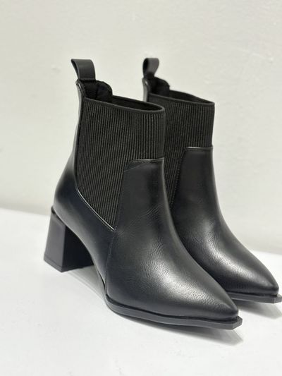 نیم بوت پاشنه دار بالا کش