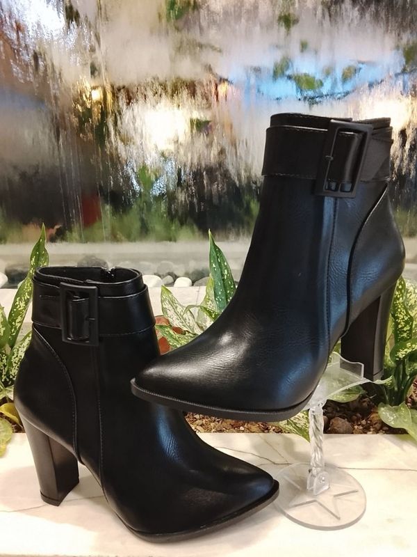 نیم بوت بغل سگک پاشنه8سانت