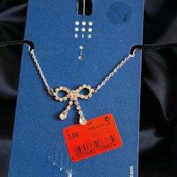 دستبند نقره ای پاپیون نگینی کد S47