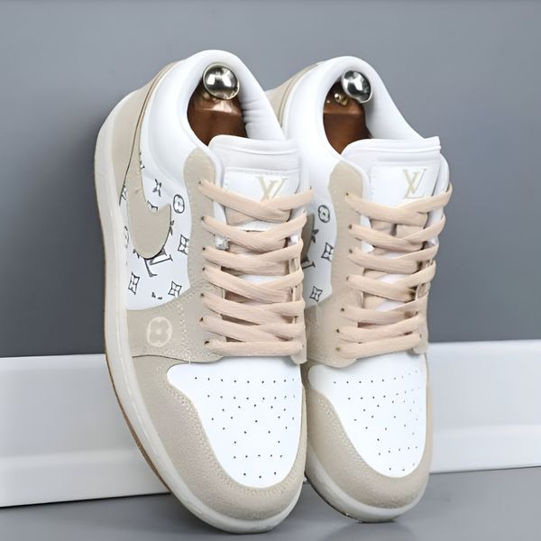 کتونی نایکLV کرم سفید