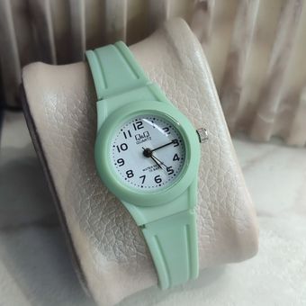 ساعت مچی زنانه QQبند puضد اب