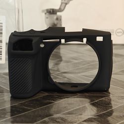 کاور سیلیکونی Sony A6700 (مشکی)