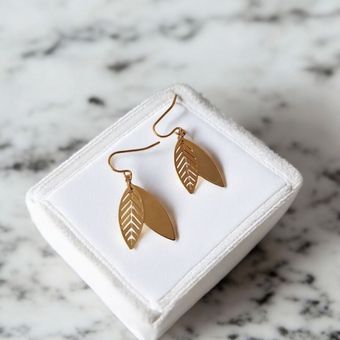 گوشواره عصایی طلایی دو آویزه طرح برگ کد C242