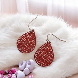 گوشواره آویز طرح اشک (قطره) مشبک | رنگ قرمز فانتزی کد C292