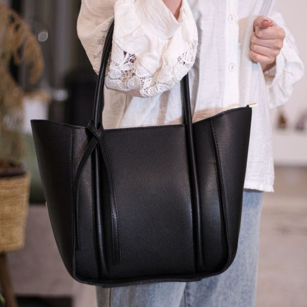 کیف مجلسی زنانه شیک داخل قرمز لارا کد 1435