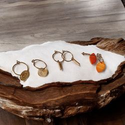 پک گوشواره حلقه ای طلایی مینیمال | مدل آویز سکهای، هندسی و سنگی نارنجی | گوشوارههای ترند و مدرن زنانه کد C159