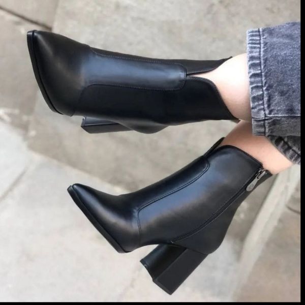 نیمبوت مجلسی پاشنه دار زنانه در دو رنگ مشکی و عسلی