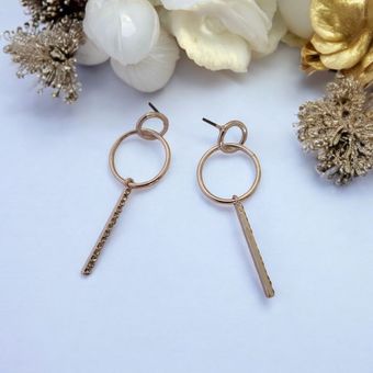 گوشواره فشن مدرن مدل دو حلقه‌ای و آویز خطی نقره‌ای- شیک و مجلسی کد C184