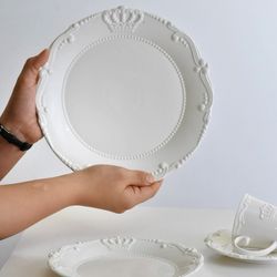 بشقاب و پیش دست تاج