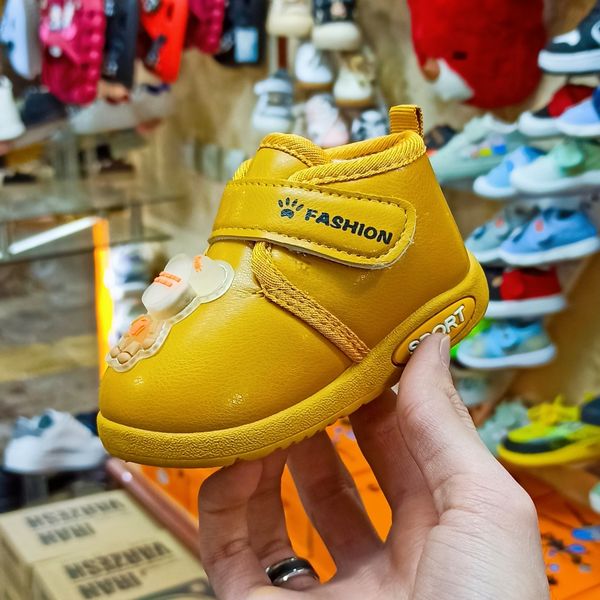 نیم بوت نقلی بچگانه وارداتی مدل Bear