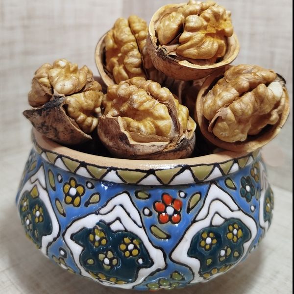 گردو با پوست ممتاز آذرشهر 1کیلویی | تک درخت و درشت و مغز سفید