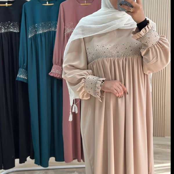 مانتو عبایی نگین کرم