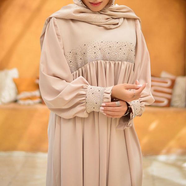 مانتو عبایی نگین کرم