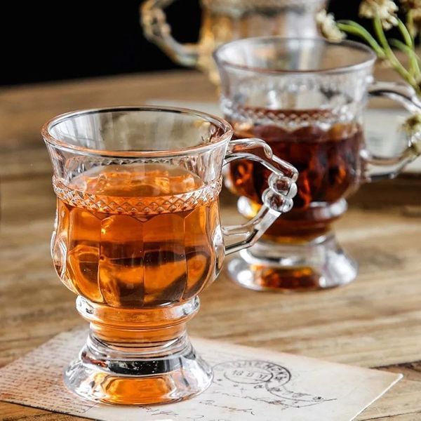 فنجان چایخوری پایه دار وارداتی
