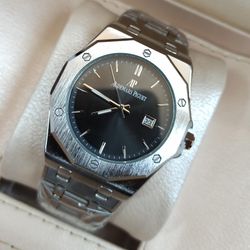 ساعت مچی مردانه طرح AP موتور کوارتز بند درجه یک صفحه مشکیی تقویم دار با قفل پروانهای