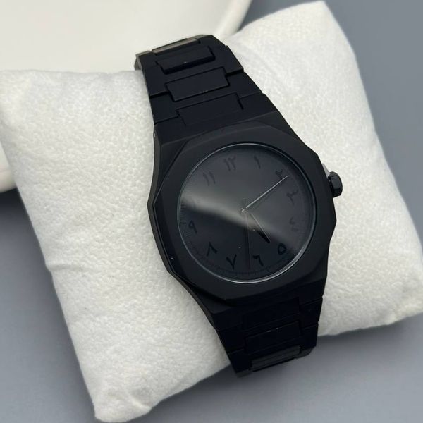 ساعت فول بلک