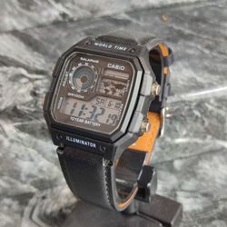 ساعت مچی کاسیو جهان نما با قاب سرامیکی و بند چرم دور دوخت شرکتی