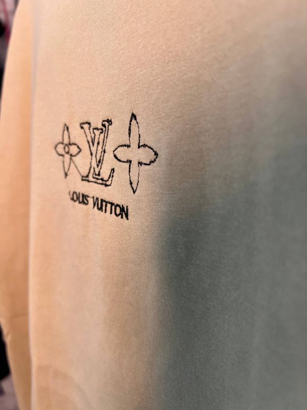 تیشرت Louis vuitton وارداتی کرم