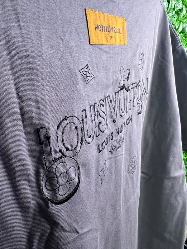 تیشرت Louis vuitton وارداتی طوسی