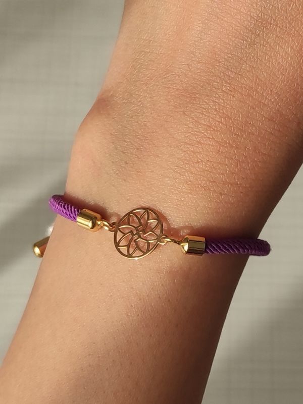 دستبند گل 8 برگ