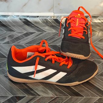 کفش فوتبال سالنی – رنگ Core Black / White / Solar Red استوک اورجینال