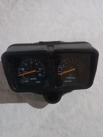 کیلومتر‌مشکی‌،سفید