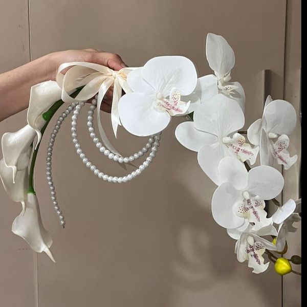 دسته گل ارکیده و شیپوری مدل اروپایی