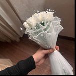 دسته گل عروس مصنوعی لاله 15 شاخه با تور پلیسه ای