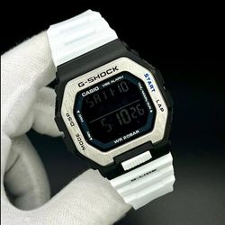 ساعت جیشاک GBD200 متالایز سفید