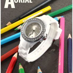 ساعت دخترانه