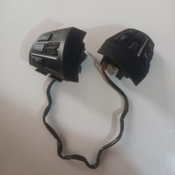 مجموعه کلید اینترفیس دور فرمان بی ام و X6 مدل 2015 تا 2019 (اورجینال استوک تست شده) 61319270260