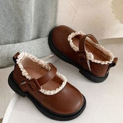 کفش بچه گانه