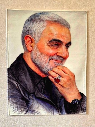 بیرق چهره سردار سلیمانی