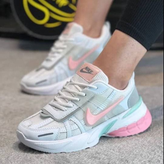 کتونی نایک زنانه وی تو کی v2k